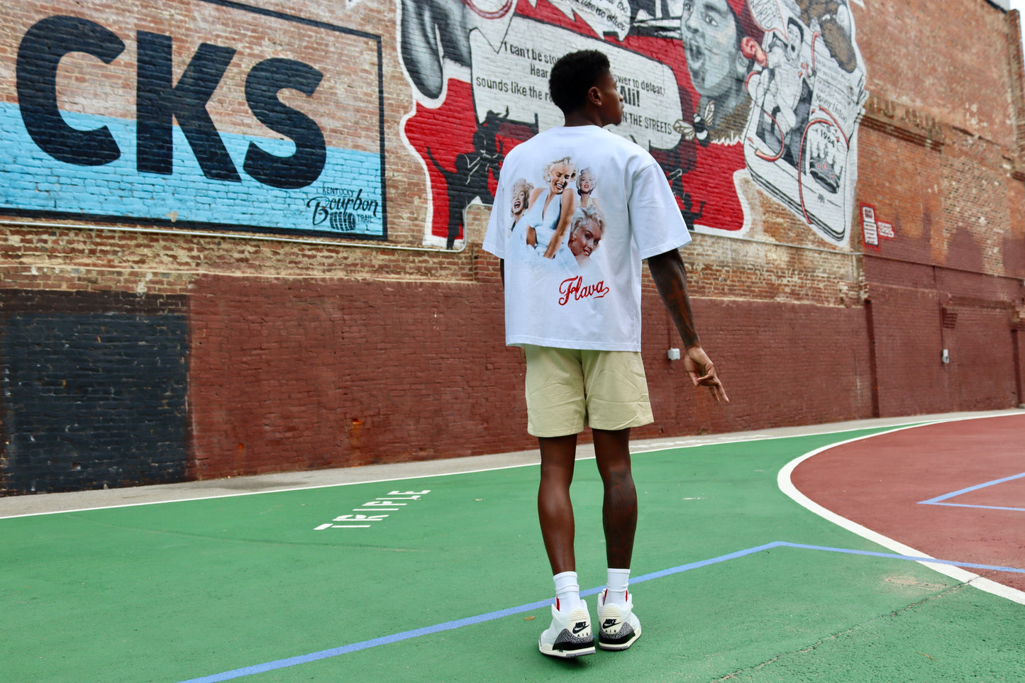 Flip The Script shorts (cream/black)